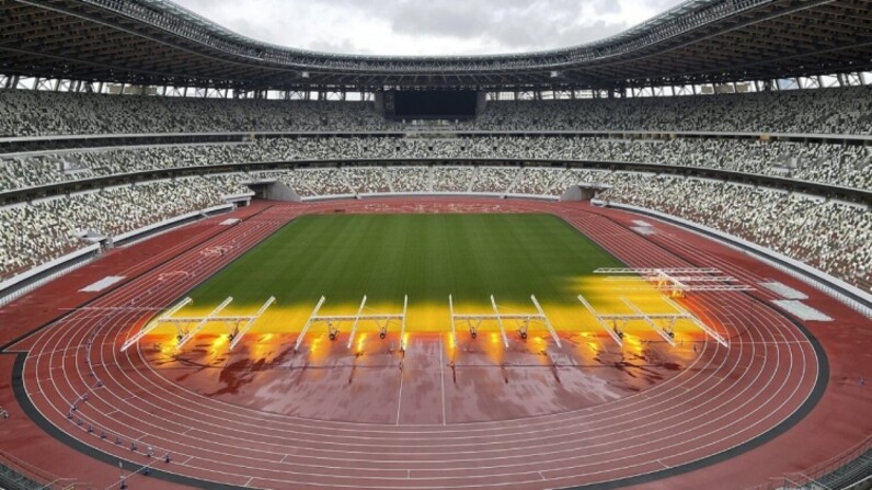 国立競技場  芝生 国立競技場の芝「もやしのよう」、パスにも乱れ…今冬は「気温と