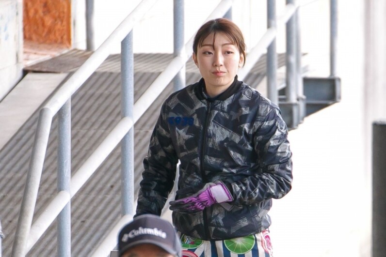 レディースオールスター2025 小芦るり華 直筆カメラサインプレート 手束雅(ROOKIE)】エポック 2025 日本女子プロゴルフ協会