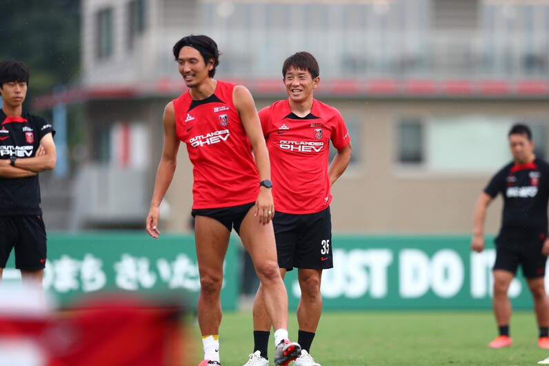 浦和レッズ 宇賀神友弥 サイン入り PUMA スパイク 浦和レッズ 宇賀神友弥 サイン入り PUMA スパイク