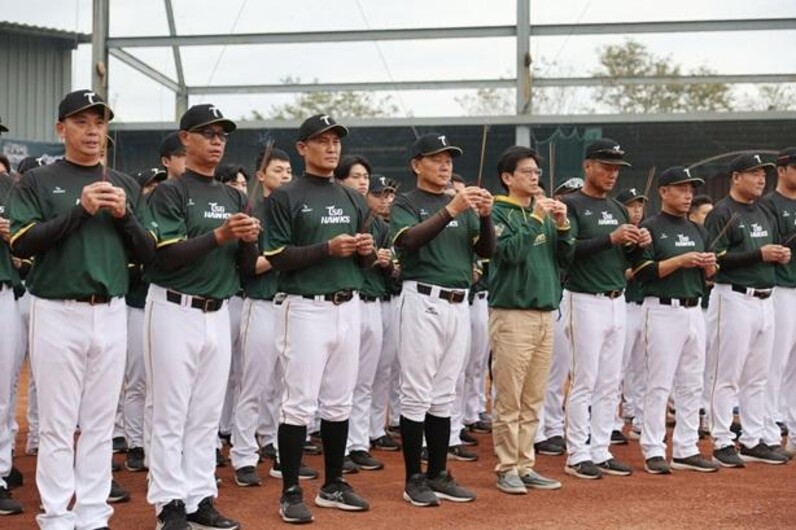 台湾プロ野球だより】今季一軍参入、台鋼ホークスが始動（1） 新