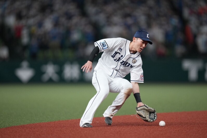 埼玉西武】外崎修汰選手、源田壮亮選手が「第51回三井ゴールデン 埼玉西武】外崎修汰選手、源田壮亮選手が「第51回三井ゴールデン