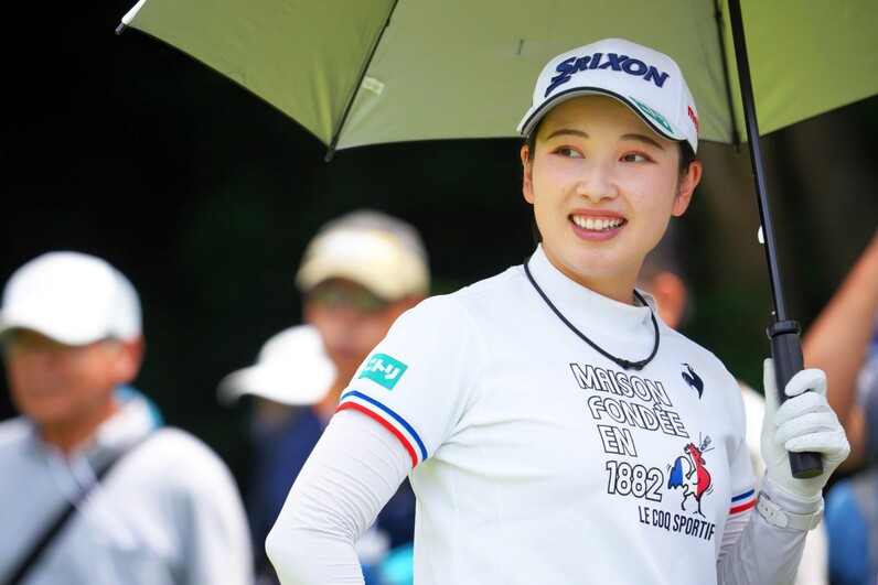 パッティング好調の小祝さくら 暫定首位に浮上 - スポーツナビ