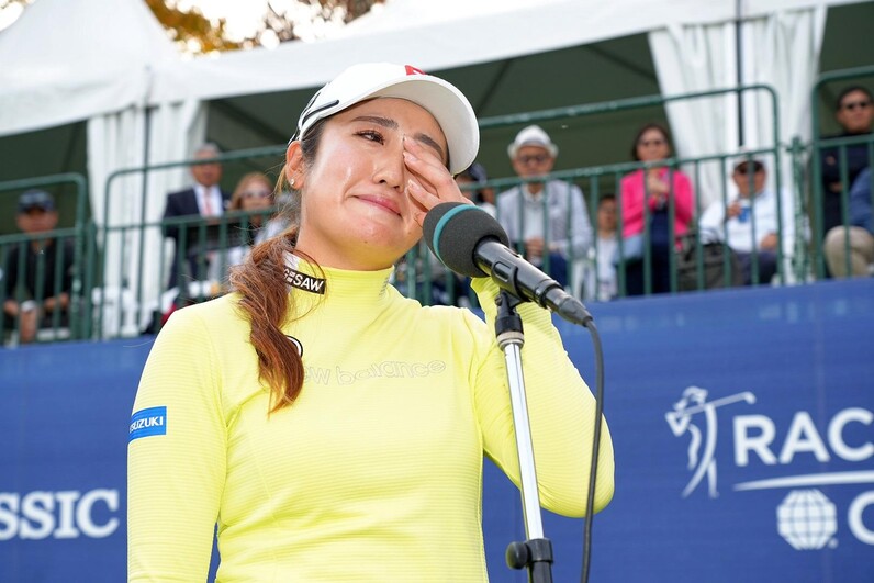 稲見萌寧、涙の復活優勝で来季の選択肢拡大 - スポーツナビ