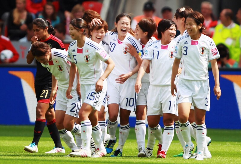 【激レア】サッカー日本女子代表 なでしこジャパン W杯優勝ユニフォーム 2011 澤穂希さん優勝は「見えない力、できる気がした」…2011年W