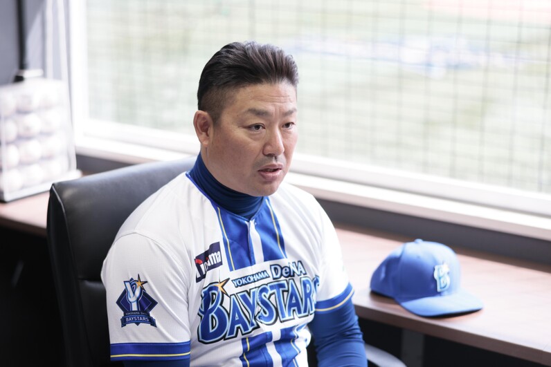 横浜DeNAベイスターズ　村田 修一コーチ　交流戦2025　ユニフォーム 交流戦20回目を記念したユニフォームが誕生！ ｜ 横浜DeNA