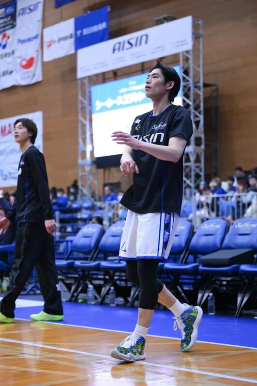 シーホース三河】#13 須田選手着用「ミモザカラーのバッシュ
