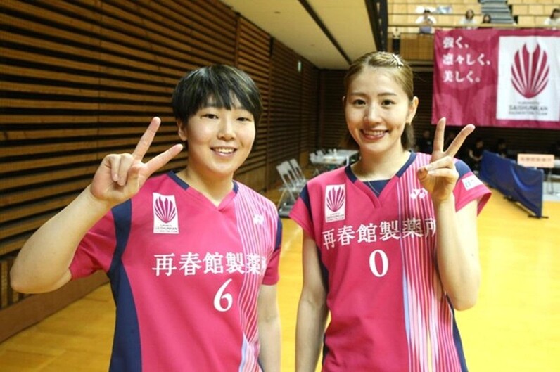 志田千陽 松山奈未 山口茜 再春館製薬所メンバー　直筆サイン入Tシャツ 志田千陽 松山奈未 山口茜 再春館製薬所メンバー 直筆サイン入T