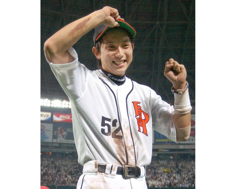 送料込み！2枚セット【WBC2009年大会】川崎宗則選手　本人サイン入り写真 WBC侍ジャパン第1回大会、川崎宗則の「神の右手」で執念の世界一