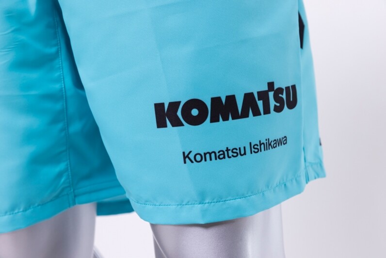 ツエーゲン金沢夏の3rdユニフォームパンツパートナーに「KOMATSU